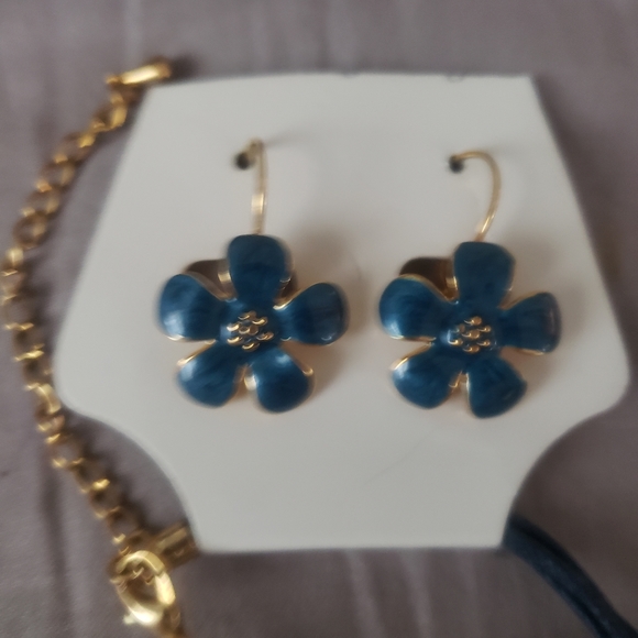 ❤Blue Flower Necklace & Earrings❤ - Picture 4 of 4